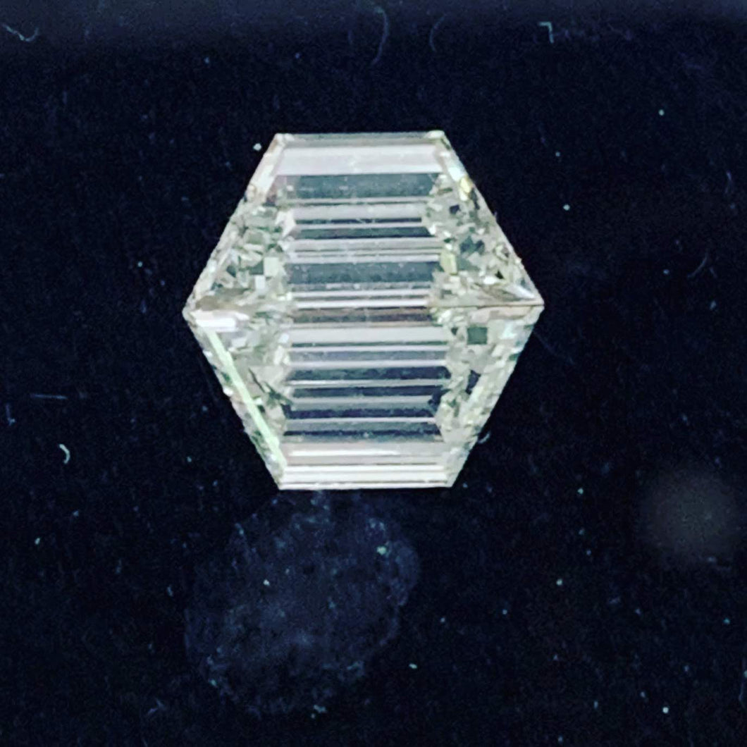 TAPPER BAGUETTE - Carat Weight 1.06, Color E, Clarity VVS, Certified by None