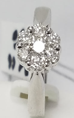 7/0.25 Cts Solitaire Look Illusion setting Cluster Ring