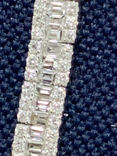 Load image into Gallery viewer, 5.50 CTS /3.00 Baguette 2.16 rd diamond f-vs2
