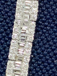 5.50 CTS /3.00 Baguette 2.16 rd diamond f-vs2