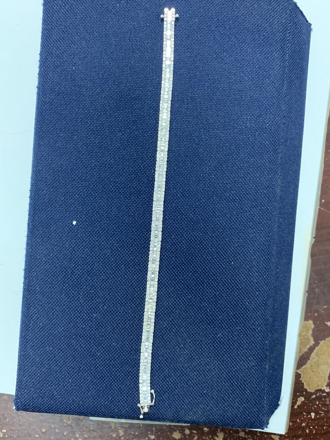 5.50 CTS /3.00 Baguette 2.16 rd diamond f-vs2